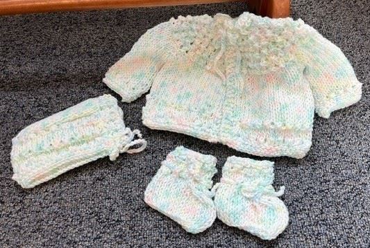 3 pc set - sweater booties hat